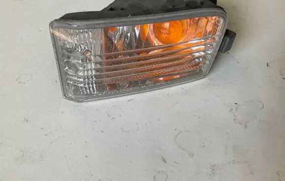 Toyota RAV 4 (XA20) Front indicator light