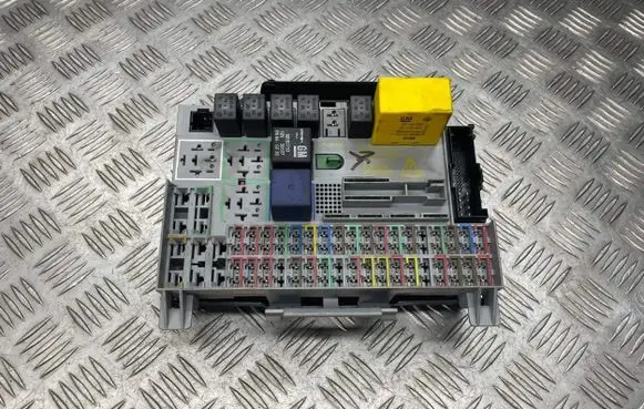 Opel Astra G Fuse box set 90589965