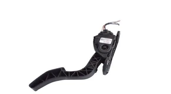 Suzuki Grand Vitara II Accelerator throttle pedal I590065J02
