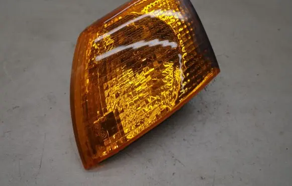 Volkswagen PASSAT B5 Front indicator light 