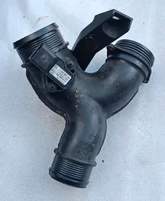 Audi Q7 4L Intercooler hose/pipe 4L0145795