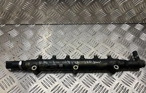 Volvo V70 Fuel main line pipe 8658252 0445215010