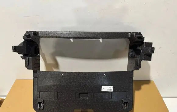 Volkswagen ID.3 Intercooler air guide/duct channel 10A121293E