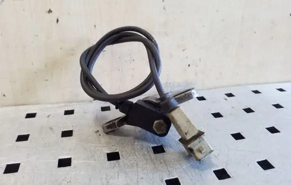 Audi 80 90 S2 B4 Crankshaft position sensor 078905381A