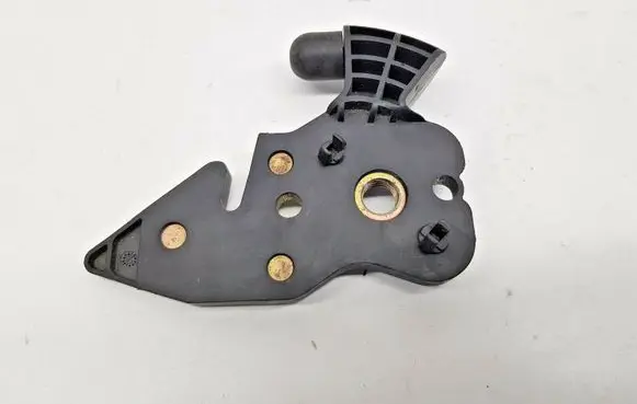 Renault Laguna II Seat back rest lock catch 8200001824