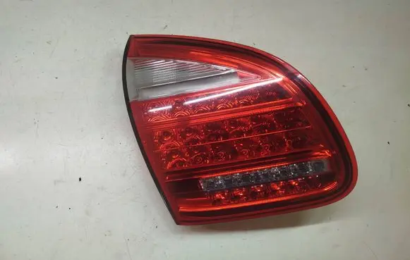 Porsche Cayenne (92A) Tailgate rear/tail lights 7P5945093K 89090773