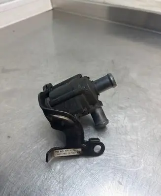 Audi A3 S3 8V Electric auxiliary coolant/water pump 5Q0121599Q 704071180