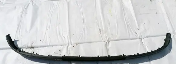 Rear bumper trim bar molding