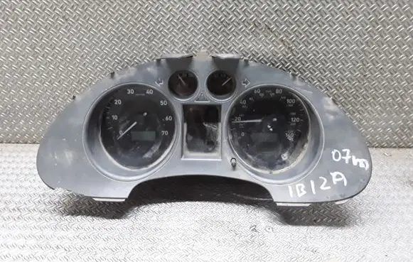 Seat Ibiza III (6L) Speedometer (instrument cluster) 6L0920903