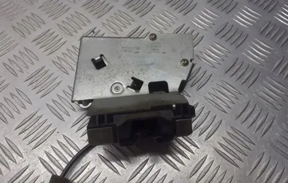 Ford Mondeo Mk III Tailgate exterior lock 3S71-A43102