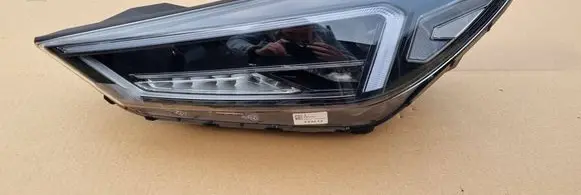 Hyundai Tucson TL Headlight/headlamp 92101-D77XX