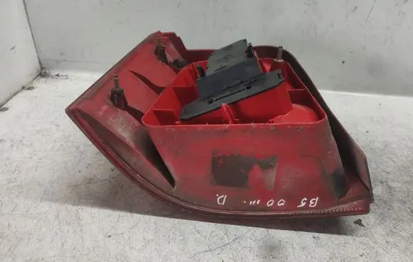 Volkswagen PASSAT B5 Rear/tail lights