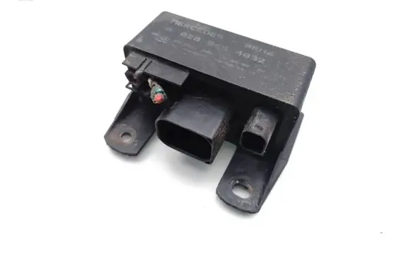 Mercedes-Benz E AMG W211 Glow plug pre-heat relay 0285454032