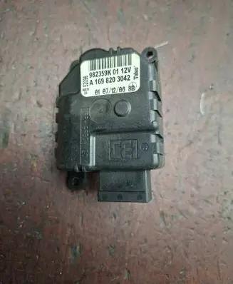 Mercedes-Benz B W245 Air flap motor/actuator A1698203042 982359K