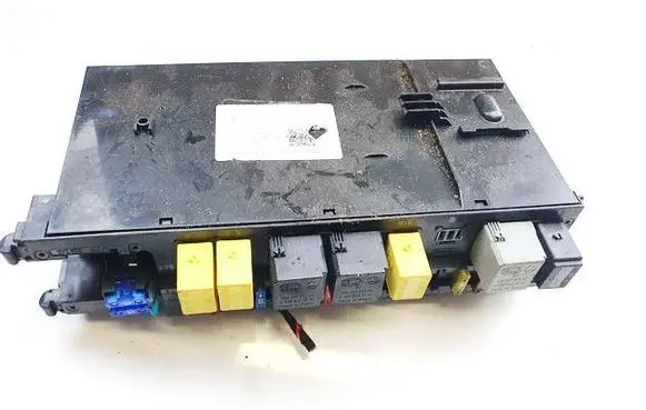Mercedes-Benz E W211 Fuse box set 2115452201 5DK00804760