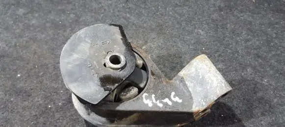 Mitsubishi Carisma Engine mount bracket 30807143 nenustaytta