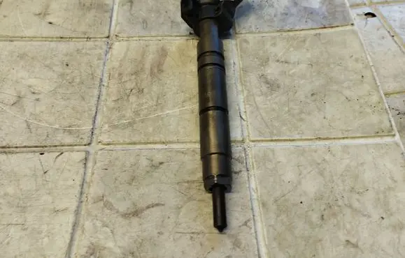 Mercedes-Benz S W221 Fuel injector A6420701387 070728