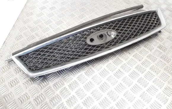 Ford Focus C-MAX Front bumper upper radiator grill 3M51R8133