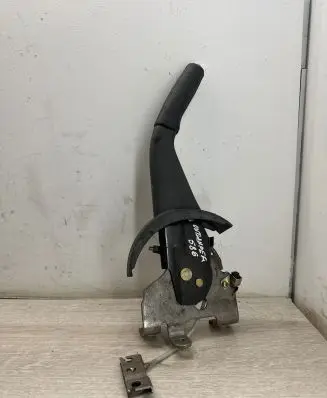 Mitsubishi Outlander Hand brake release handle 