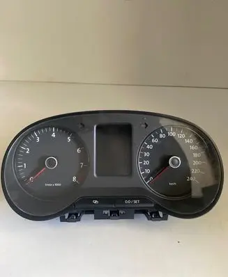 Volkswagen Polo V 6R Speedometer (instrument cluster) 6R0920860C