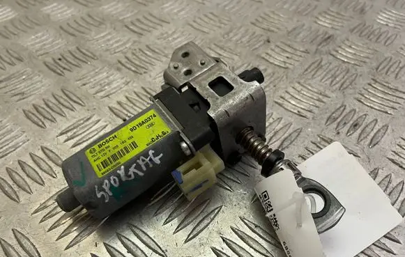 KIA Sportage Seat adjustment motor 88683D9000