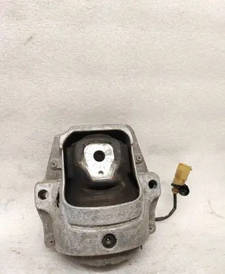 Porsche Macan (95B) Engine mount bracket 784234142952