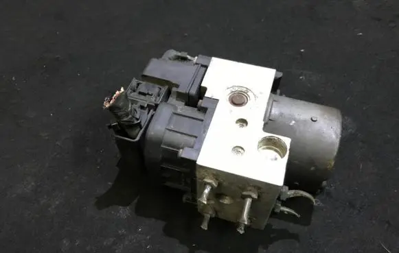 Mitsubishi Carisma ABS Pump 0273004225 772033