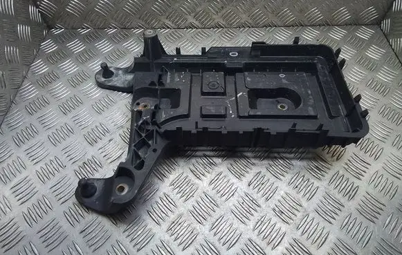 Battery tray
