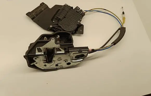 BMW 6 F06 Gran coupe Rear door lock 4153310700 7276321