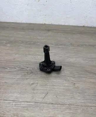 Audi A4 S4 B8 8K Oil level sensor 