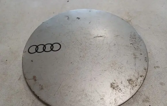 Audi 200 Wheel nut cap/cover 447601165