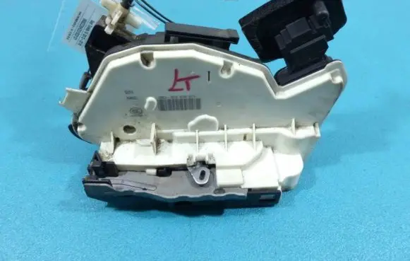 Seat Toledo IV (NH) Rear door lock 5E0839015 IMPRK891720