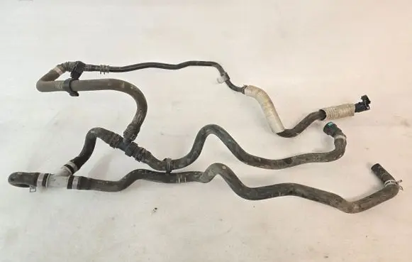 Volvo XC90 Engine coolant pipe/hose 31474505