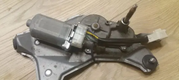 Toyota Prius (XW20) Rear window wiper motor 8513047010 2596000352