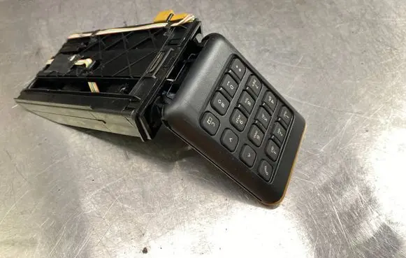 Volkswagen PASSAT B6 Phone keyboard 