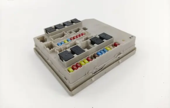 Renault Clio III Fuse box set 356231D