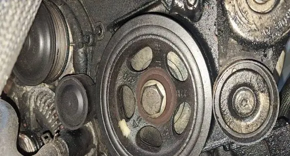 Jeep Grand Cherokee (WK) Crankshaft pulley 