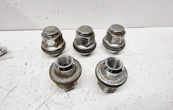 Toyota RAV 4 (XA20) Nuts/bolts 9094201033