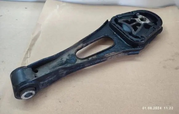 Ford Tourneo Custom Engine mount bracket