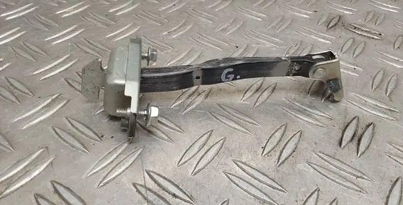 Toyota RAV 4 (XA40) Rear door check strap stopper 