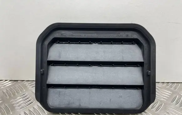 Ford Focus Quarter panel pressure vent H1BBA280B62AB