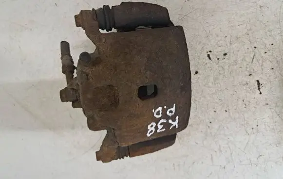 Honda CR-V Front brake caliper
