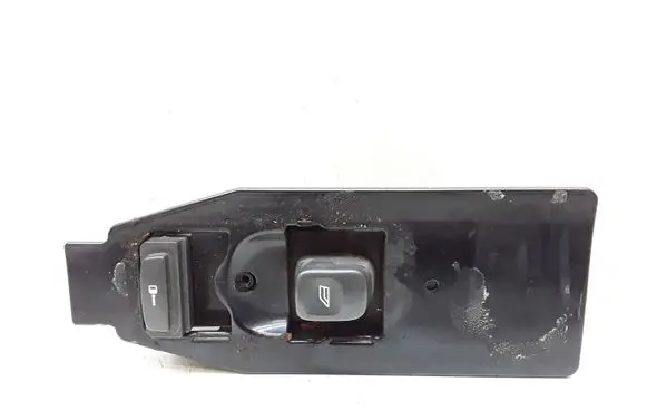 Volvo S60 Electric window control switch 8682950