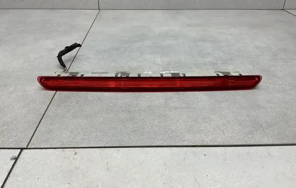 Volkswagen Golf VI Third/center stoplight 5K7945087A