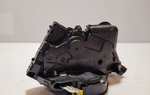 Toyota Prius (XW20) Front door lock