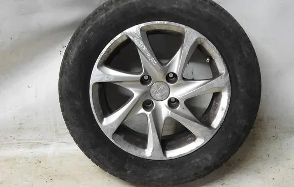 Peugeot 208 I R15 alloy rim 9673773577