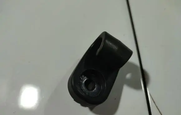 Toyota Avensis T250 Sun visor clip/hook/bracket 64726