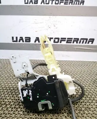 KIA Sportage Front door lock 813203U020