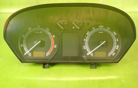 Skoda Fabia Mk1 (6Y) Speedometer (instrument cluster) 6Y0920881L