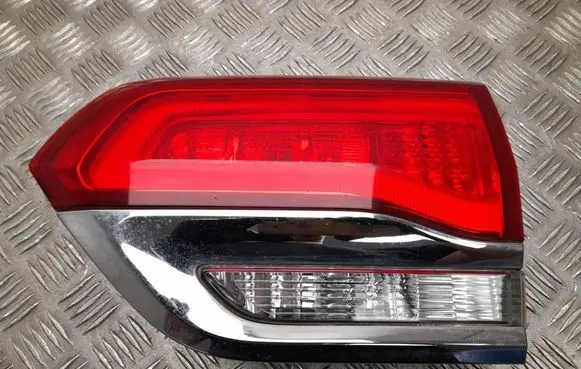 Jeep Grand Cherokee Rear/tail lights P68110046AC